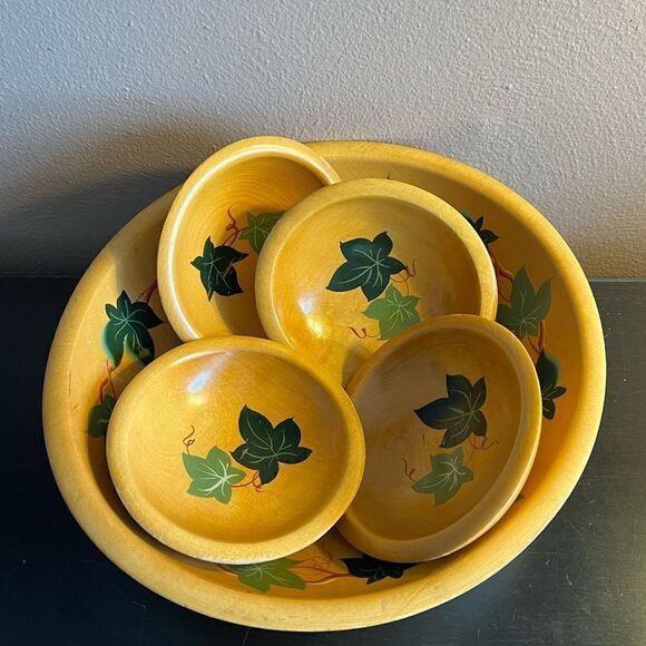 Munising vintage wooden ivy painted set of 5 bowls - Picture 2 of 12